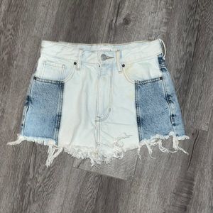These shorts are from pacsun. Great condition only worn 2-4 times